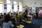 Zdjęcie przedstawia spotkanie autorskie z p. Renatą Piątkowska i Malwiną Kożurno w ramach DKK dla dzieci