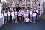 Dzieci rysują i malują w bibliotece