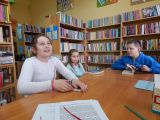 Zdjęcie ze spotkania Dyskusyjnego Klubi Książki dla Dzieci i Młodzieży z dnia 16 kwietnia 2015 roku.