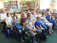 Z Książką Na Walizkach