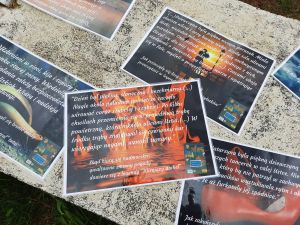 Na zdjęciu plansze z fragmentami usteckich legend