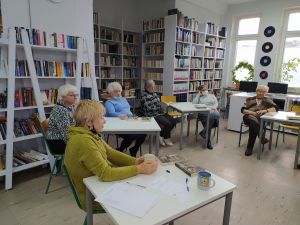 zdjęcie przedstawia panie podczas spotkania Klubu DKK dla dorosłych